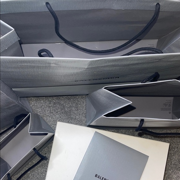 3 FOR 1 Balenciaga Silver Shopping Bag Collection and 1 Gift Bag - Picture 6 of 7